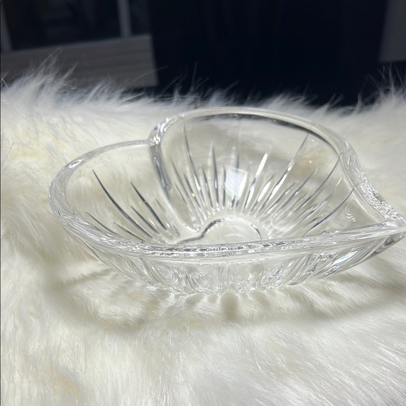 Crystal  Clear Heart-Shaped Glass Bowl - Picture 2 of 4
